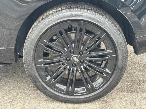 2025 Land Rover Range Rover P530 SE