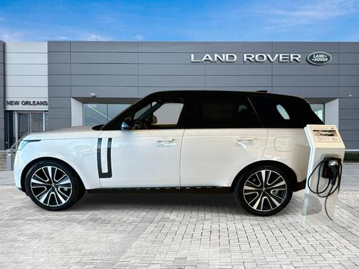 2025 Land Rover Range Rover P550e SE