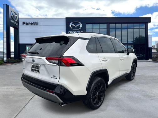 2022 Toyota RAV4 Hybrid SE