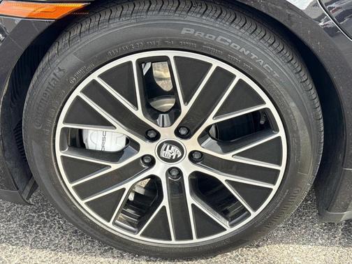 2020 Porsche Taycan Turbo