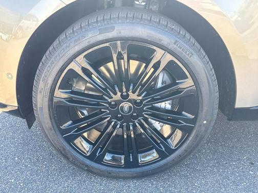 2025 Land Rover Range Rover P530 SE