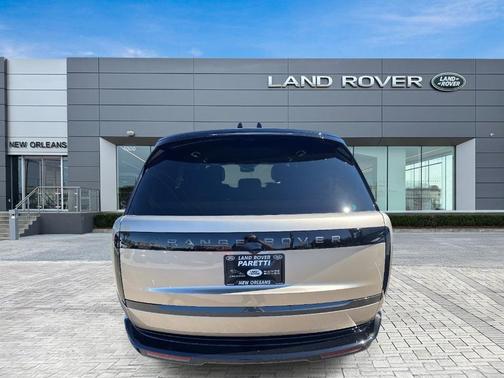 2025 Land Rover Range Rover P530 SE