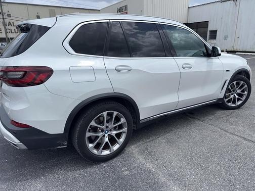 2022 BMW X5 PHEV xDrive45e