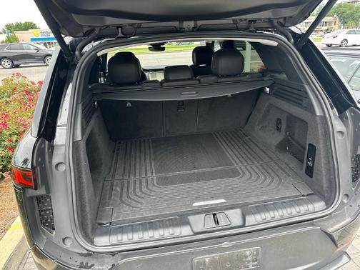Santorini Black 2023 Land Rover Range Rover Sport SE