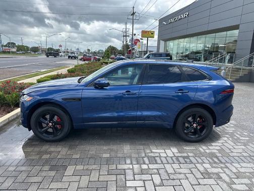 2023 Jaguar F-PACE R-Dynamic S