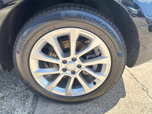 2025 Land Rover Range Rover Sport P360 SE