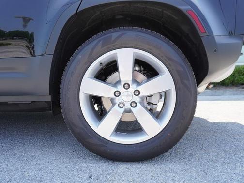 2024 Land Rover Defender P300