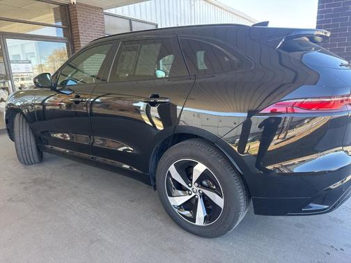 2024 Jaguar F-PACE P250 R-Dynamic S