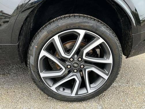 2025 Land Rover Discovery P360 Metropolitan Edition