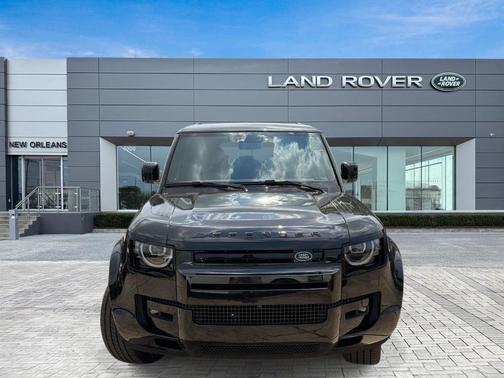 Santorini Black 2026 Land Rover Defender P400 X-Dynamic SE