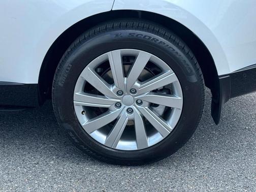 2025 Land Rover Range Rover P400 SE