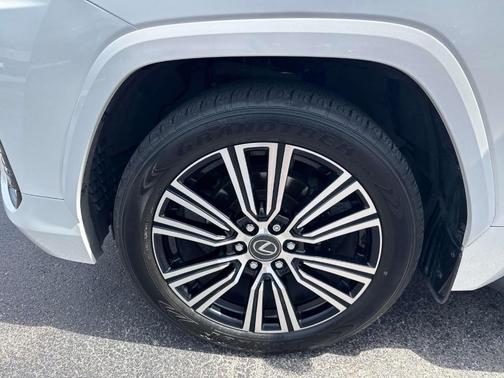 2024 Lexus LX 600 Luxury