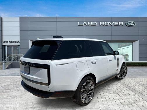 Ostuni Pearl White 2026 Land Rover Range Rover P400 SE