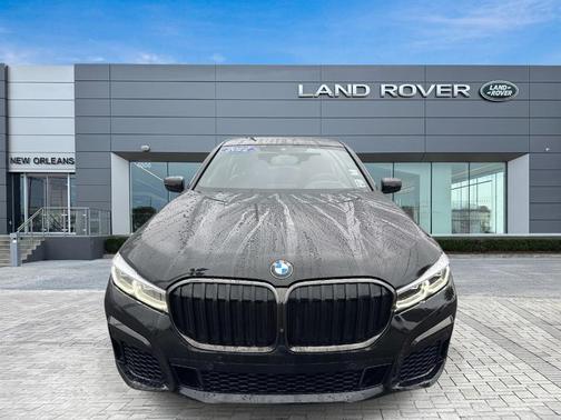 2022 BMW 740 i