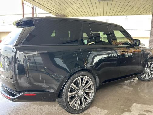 2023 Land Rover Range Rover P530 SE