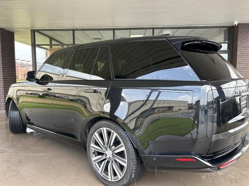 2023 Land Rover Range Rover P530 SE