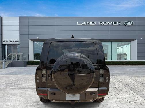 Santorini Black 2026 Land Rover Defender P400 X-Dynamic SE