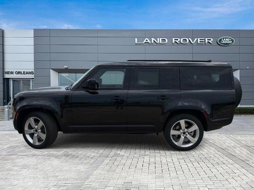 Santorini Black 2026 Land Rover Defender P400 X-Dynamic SE