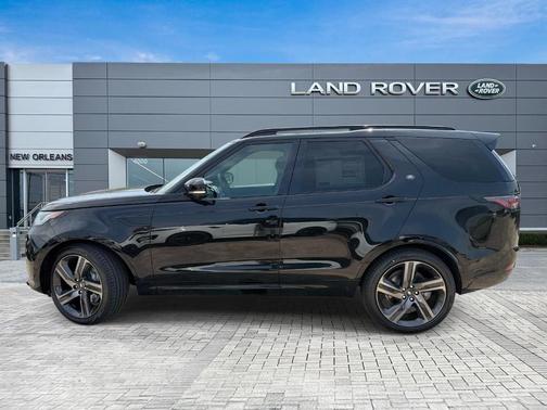 Santorini Black 2026 Land Rover Discovery Dynamic SE