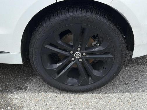 Ostuni Pearl White 2025 Jaguar F-PACE P250 R-Dynamic S