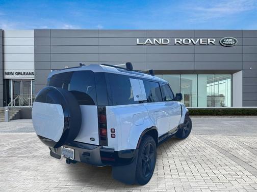 2022 Land Rover Defender 110 X-Dynamic SE