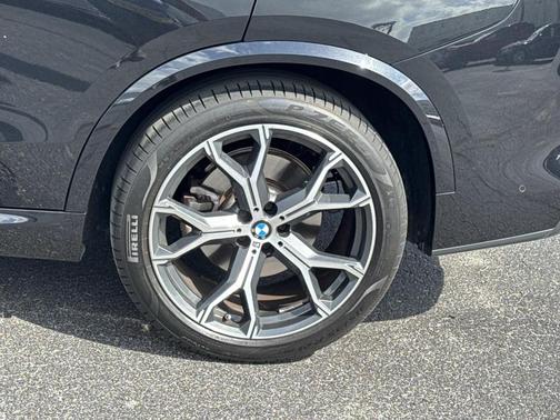 Black Sapphire Metallic 2023 BMW X5 sDrive40i