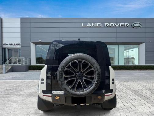 2026 Land Rover Defender V8