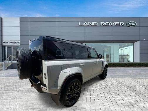 2026 Land Rover Defender V8