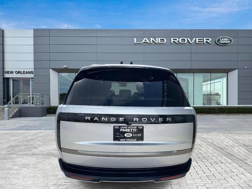 2025 Land Rover Range Rover P550e SE