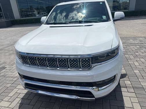 Bright White Clearcoat 2022 Jeep Grand Wagoneer Series II