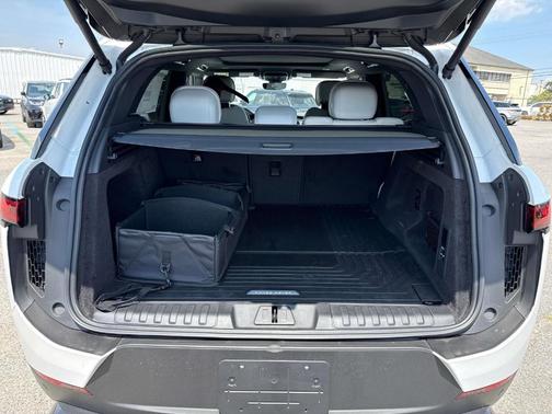 2025 Land Rover Range Rover Sport P360 SE
