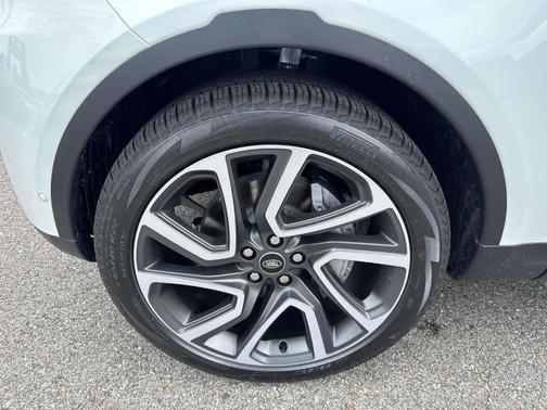 2025 Land Rover Discovery P300 S