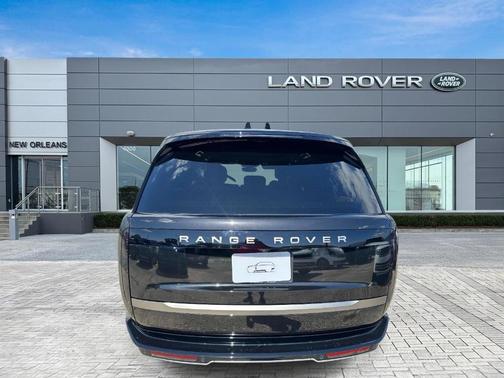 Santorini Black 2026 Land Rover Range Rover P400 SE 7 Seat