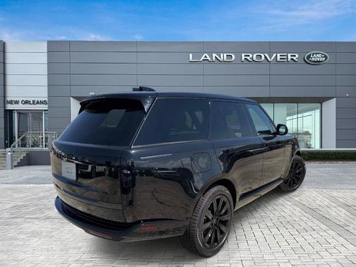 Santorini Black 2026 Land Rover Range Rover P400 SE