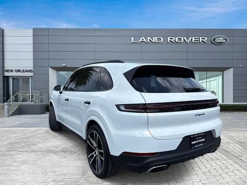 2024 Porsche Cayenne Base