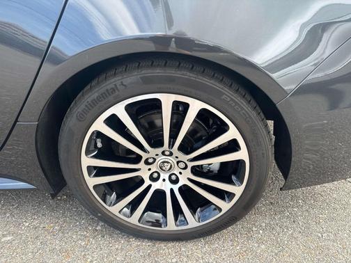 2024 Jaguar XF R-Dynamic SE