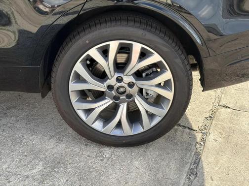 Santorini Black 2026 Land Rover Discovery