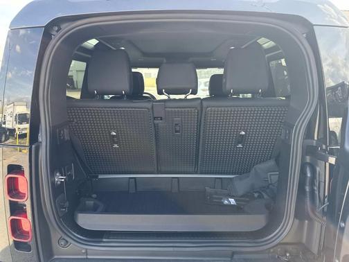 2025 Land Rover Defender P300 S