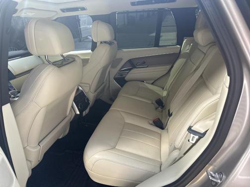 Batumi Gold 2023 Land Rover Range Rover P400 SE