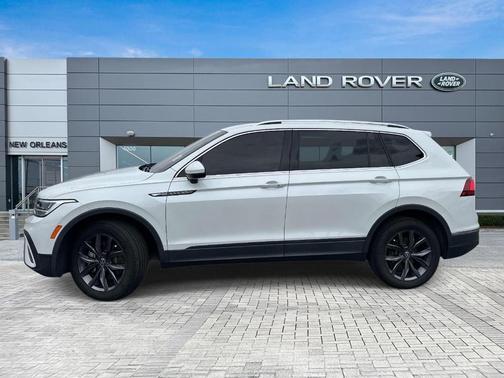 Opal White Pearl Effect 2023 Volkswagen Tiguan 2.0T SE
