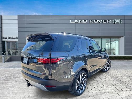 2024 Land Rover Discovery P300 S
