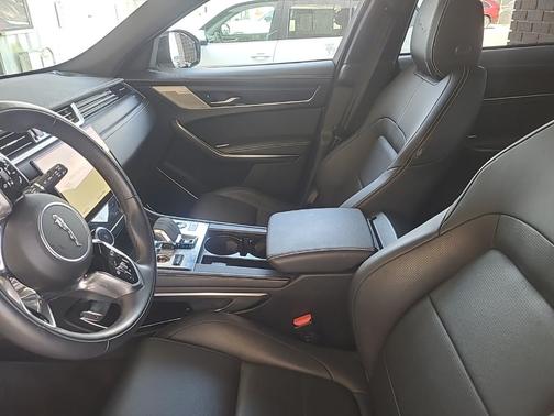 2024 Jaguar F-PACE P250 R-Dynamic S