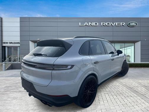 2024 Porsche Cayenne Base