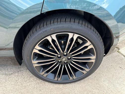 2026 Land Rover Range Rover Velar P250 Dynamic SE