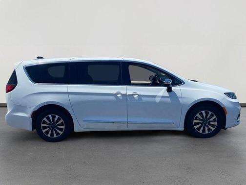 2023 Chrysler Pacifica Hybrid Limited