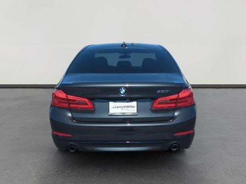 2020 BMW 530 i