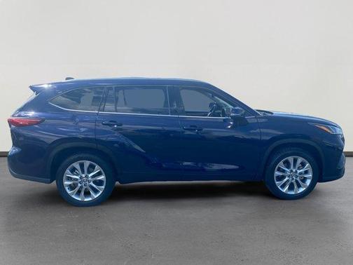 2022 Toyota Highlander Hybrid Limited