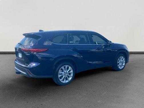 2022 Toyota Highlander Hybrid Limited