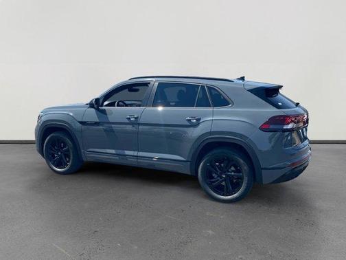 2025 Volkswagen Atlas Cross Sport 2.0T SEL R-Line Black