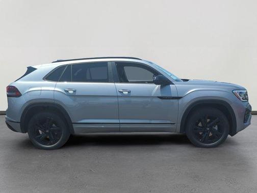 2025 Volkswagen Atlas Cross Sport 2.0T SEL R-Line Black